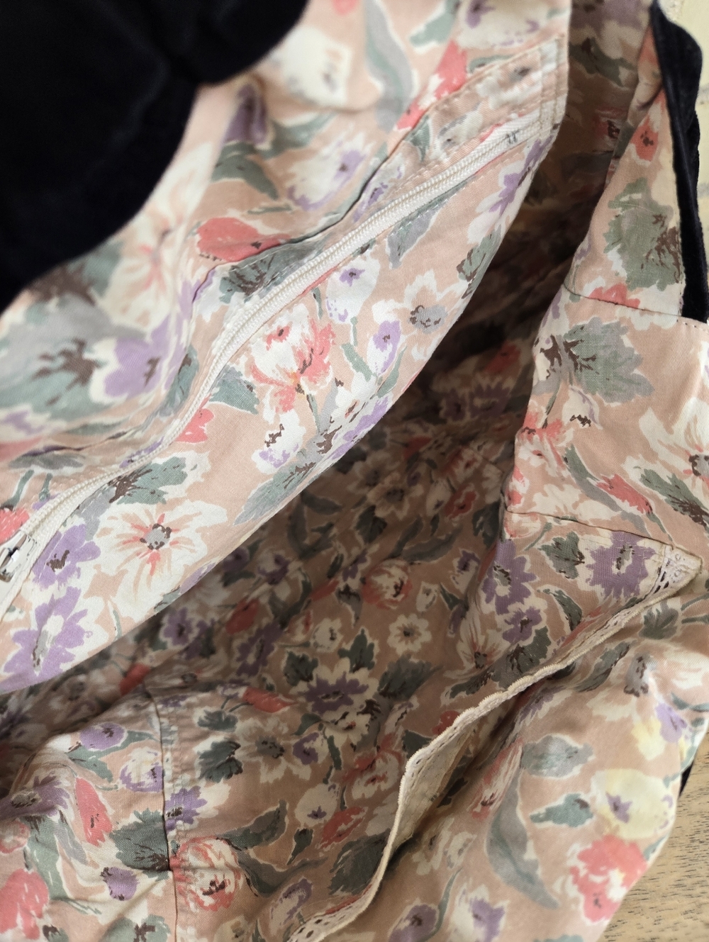 Vintage Embroided Handbag - Picture 14 of 15